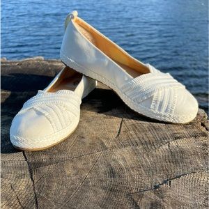 UGG’S Women’s Criss-Cross YNEZ Espadrille Flats NWOB